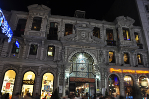 Roteiro de pela Rua Istiklal na cidade de Istambul na Turquia - Cicek Pasaji