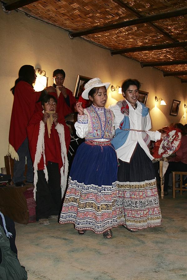 Jantar temático em Chivay no Peru