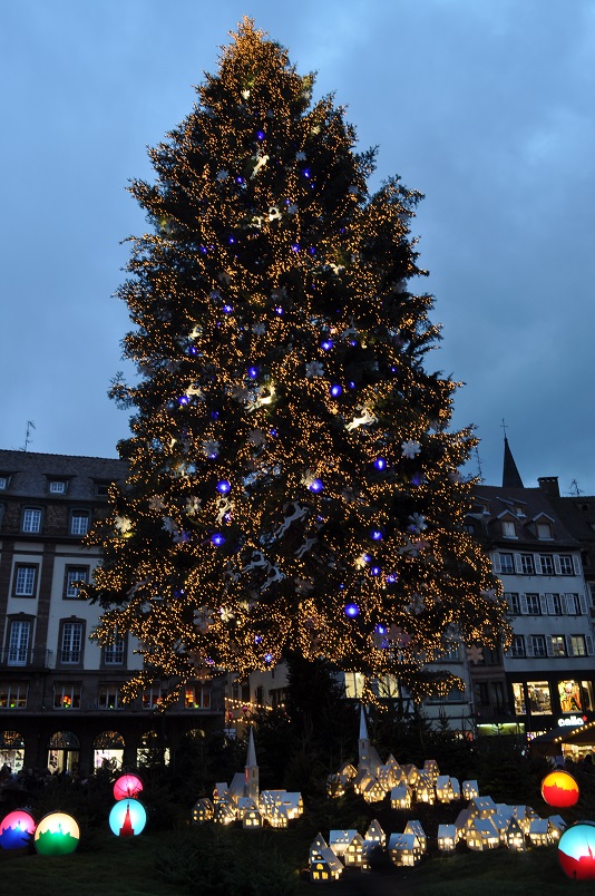 Capitale de Noel, ao mercado de natal de Straßbourg na França