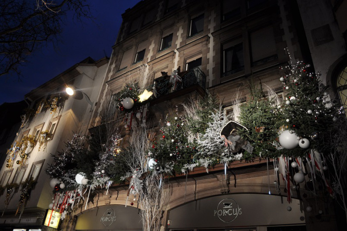 Feira de Natal Strasbourg França - As fachadas fofas das lojas em Straßbourg