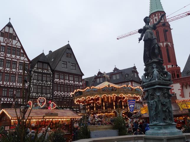 Frankfurt Alemanha - Mercado de Natal na praça Römerberg