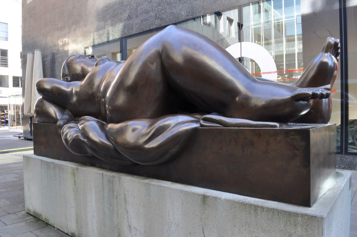 Roteiro de viagem para o Principado de Liechtenstein - Escultura do Botero, em frente ao Museu de Arte Moderna.