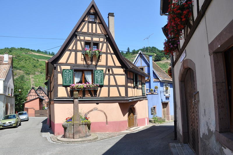 Melhor Geleia da França - Casas estilo enxaimel coloridas