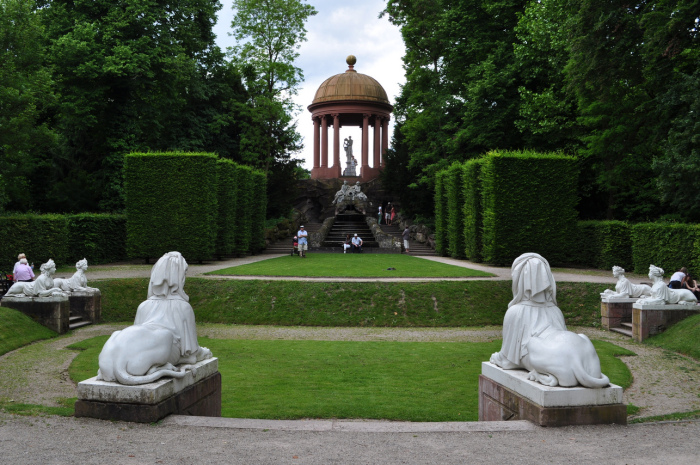 Castelo de Schwetzingen na Alemanha e seus belos jardins