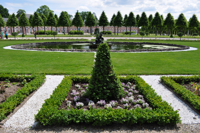 Castelo de Schwetzingen na Alemanha e seus belos jardins