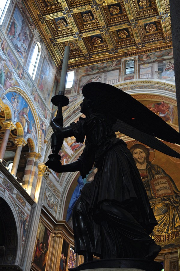 5 atrações imperdíveis na Toscana - Estátua na Catedral de Pisa