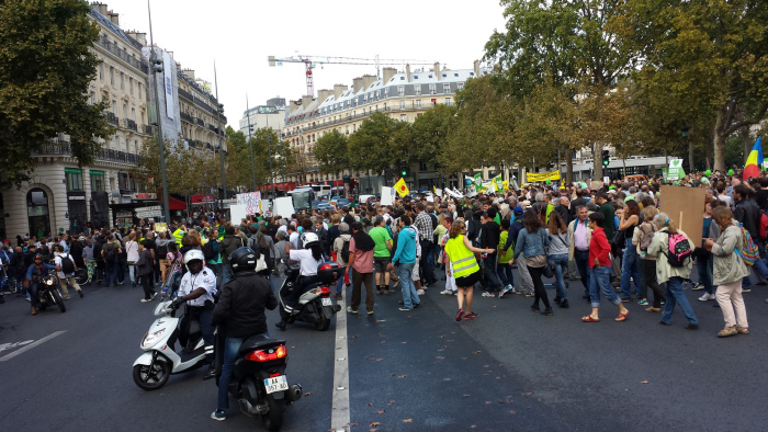 O dia em que acidentalmente participei de uma marcha pelo clima em Paris (Marche pour le Climat) 14