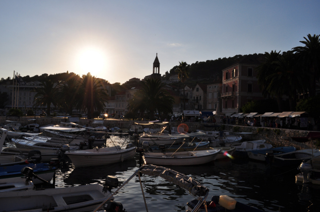 Verão na Europa - Porto de Hvar