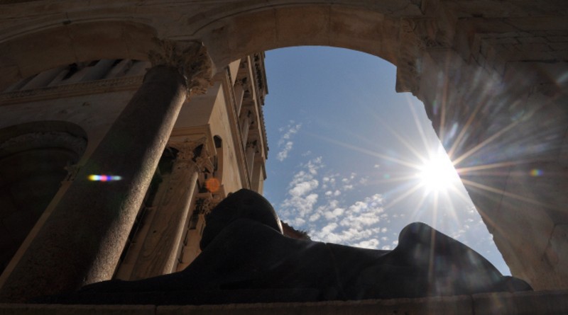 Curtindo a turística cidade de Split na Croácia