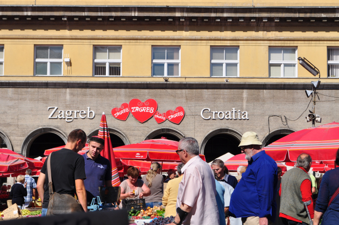 Roteiro com o que ver em Zagreb na Croácia - Mercado Dolac