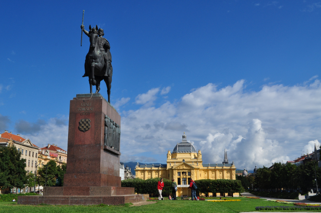 Roteiro com o que ver em Zagreb na Croácia - Art Pavilion e o seu jardim maravilhoso