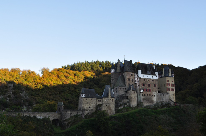 Primeira vista para o Burg Eltz Alemanha