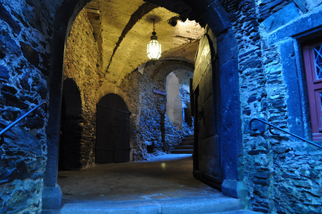 Vista do pátio interno do Burg Eltz Alemanha