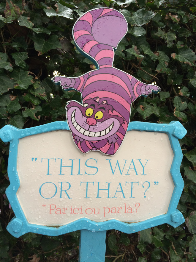 Tudo sobre nossa viagem para Disneyland Paris - Brinquedo da Alice no País das Maravilhas na Fantasyland