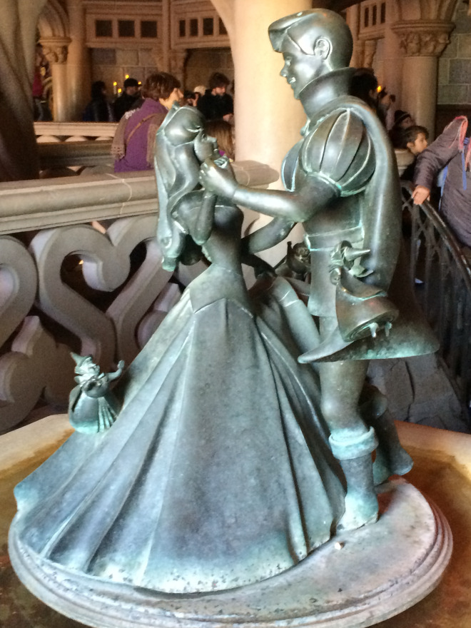 Tudo sobre nossa viagem para Disneyland Paris - Valsa dos pombinhos recém casados