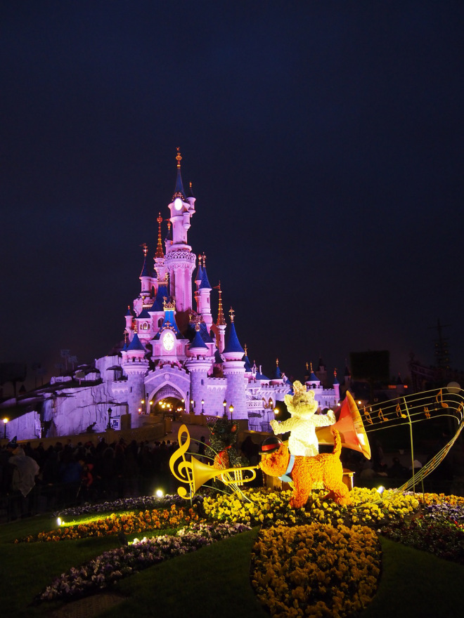 Tudo sobre nossa viagem para Disneyland Paris - O castelo ao anoitecer
