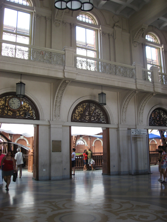 Pátio de entrada da Estação da Luz