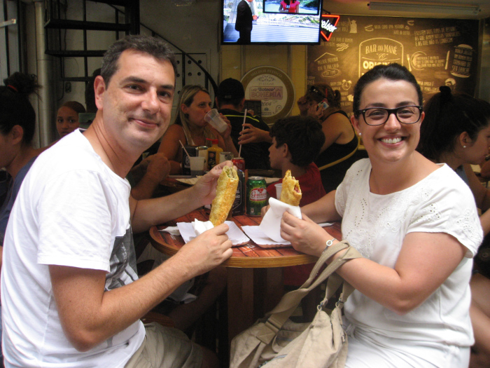 Alimentados e felizes no Mercadão no Centro de São Paulo