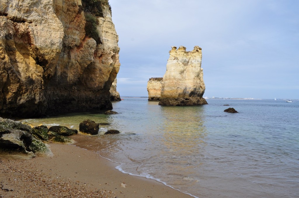 Praia do Pinhão em Lagos, Região do Algarve, Portugal