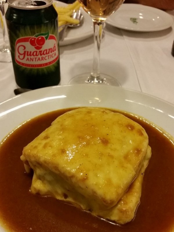 Roteiro de 2 dias com o que fazer na cidade de Porto em Portugal - Francesinha