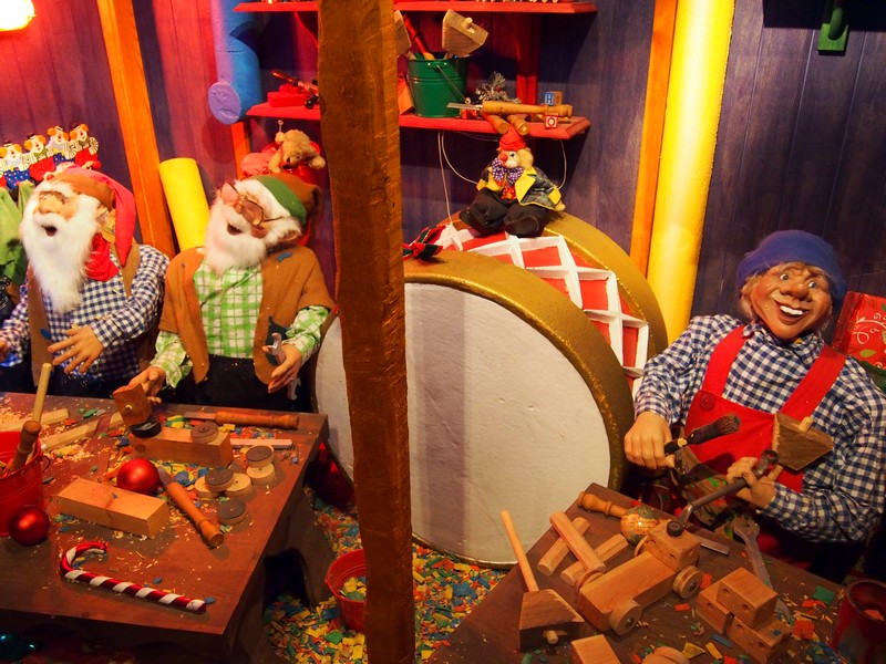 Peppa Pig World (Peppa Pig World) - Santa Claus Store