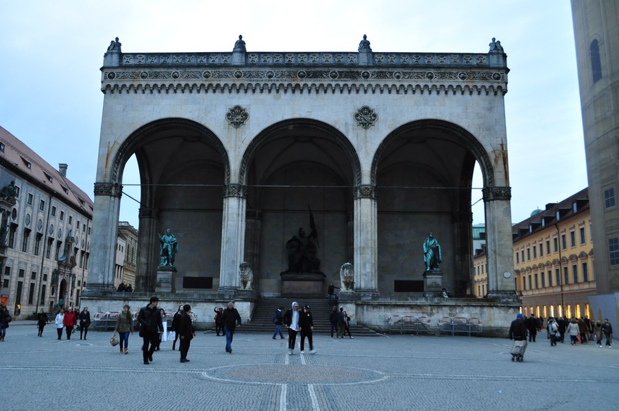 Roteiro de 2 dias com o que fazer em Munique na Alemanha - Ein Prosit! - Feldherrnhalle