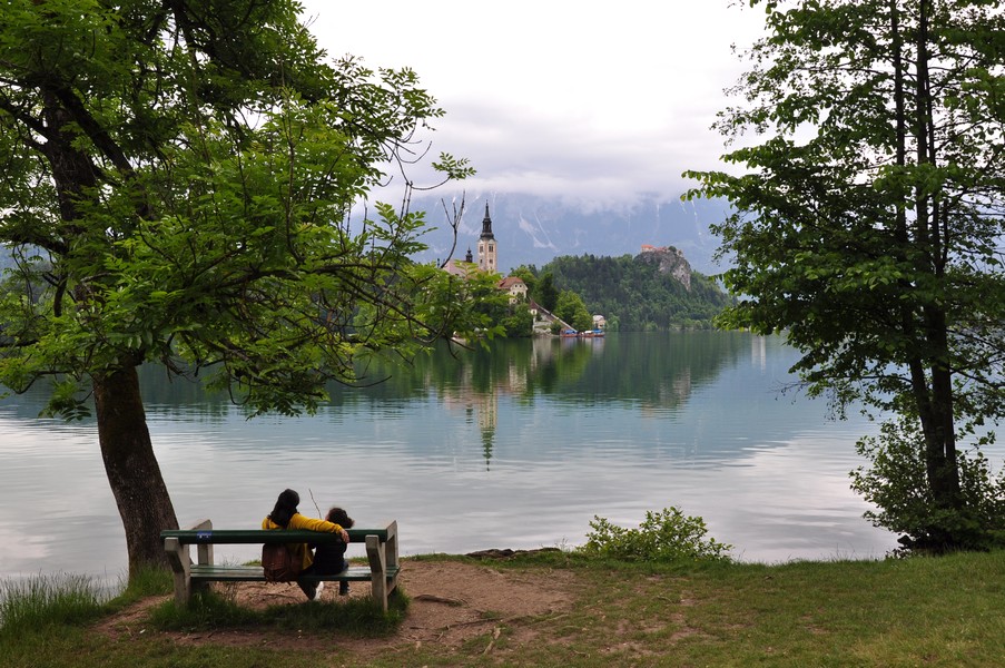 Por que viajar para a Eslovênia - Lago e Castelo de Bled