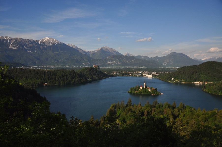 Por que viajar para a Eslovênia - Lago e Castelo de Bled