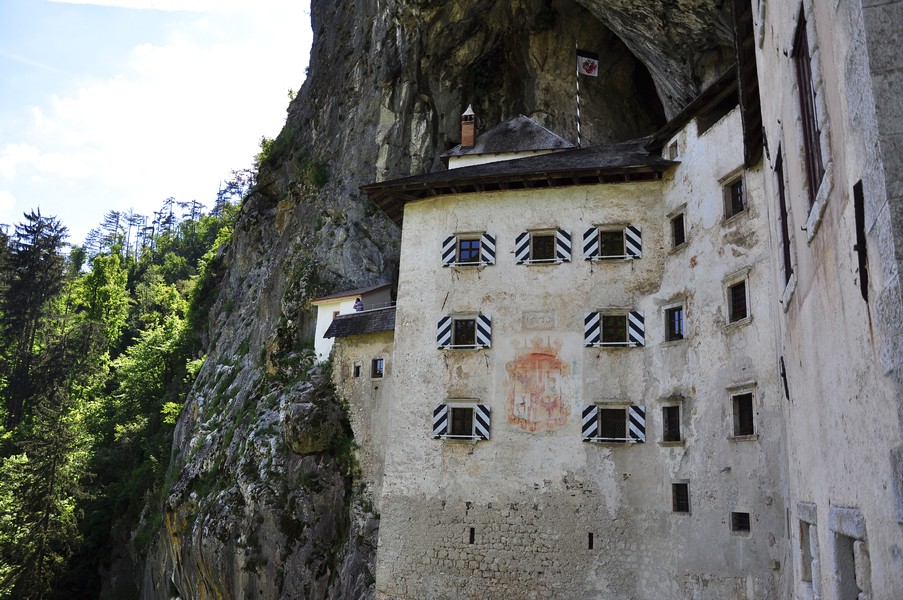 Por que viajar para a Eslovênia - Castelo de Predjama