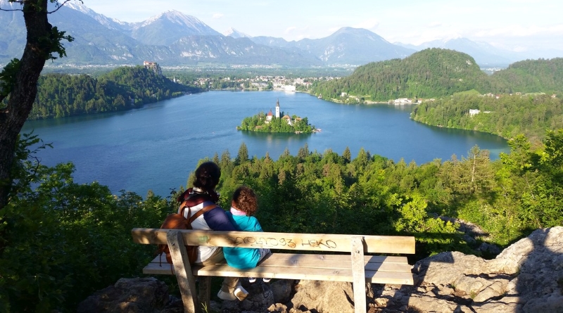 Por que viajar para a Eslovênia - Lago e Castelo de Bled