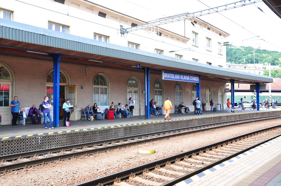 Planejamento e roteiro de viagem para a Áustria, Eslovênia, Eslováquia e Berchtesgadener Land - Estação de Trem em Bratislava na Eslováquia