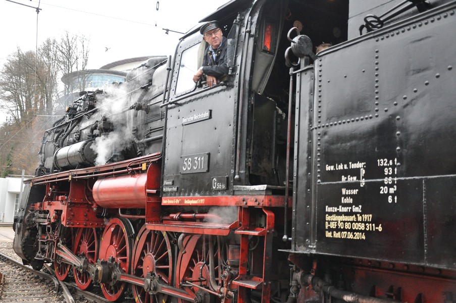 Trem maria-fumaça do São Nicolau - Chegada na estação