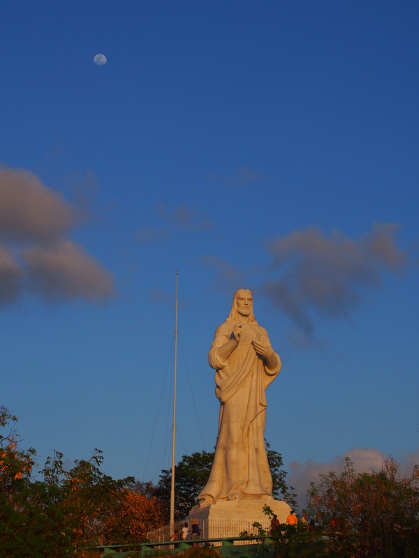 Roteiro de Viagem em Havana, Cuba, na famosa ilha de Che e Fidel - Casa Blanca, El Cristo de La Habana