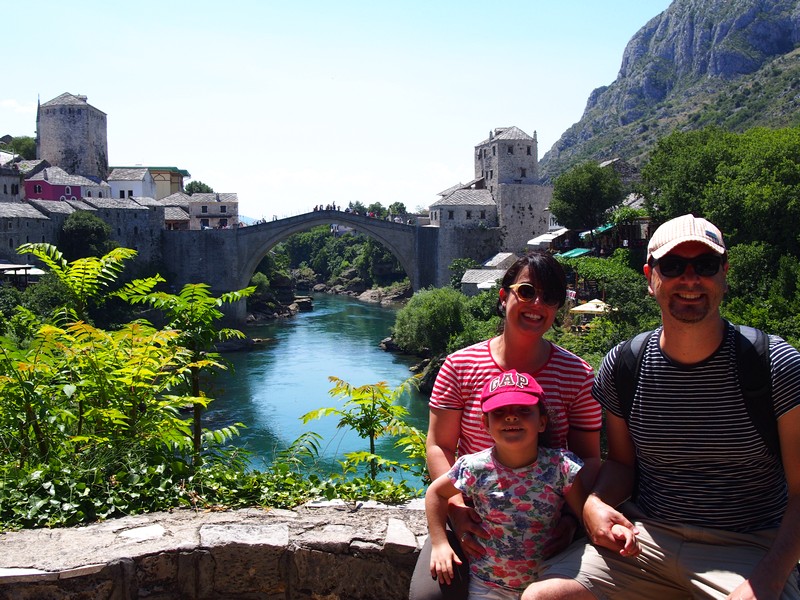 Viagem Mostar Bósnia e Herzegovina - Vista do centro velho de Mostar e da ponte Stari Most a partir da mesquita Koski Mehmed Pasa