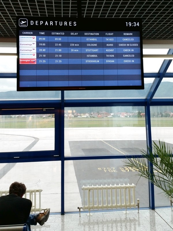 Planejamento e roteiro de viagem para a Bósnia Herzegovina e Montenegro - Aeroporto de Sarajevo