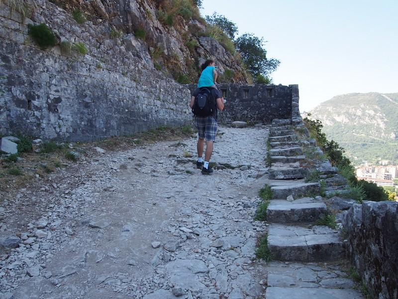 Kotor Montenegro - Caminhando pela muralha antiga de Kotor