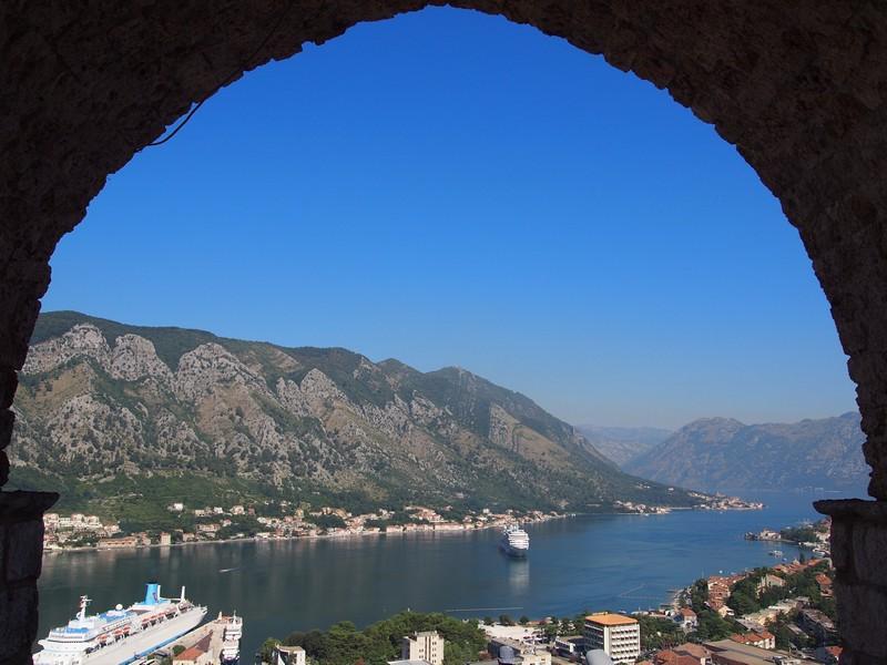 Kotor Montenegro - Caminhando pela muralha antiga de Kotor e sua vista maravilhosa