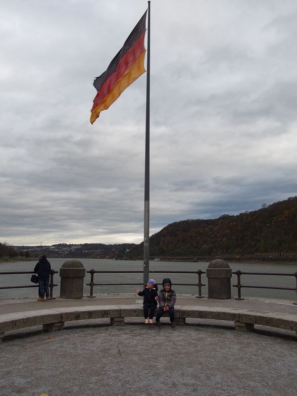 Koblenz Alemanha - Deutsches Eck e a estátua de Kaiser Wilhelm I