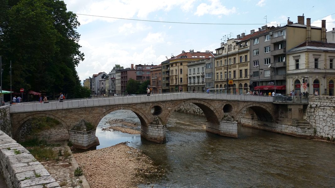 Sarajevo Bosnia e Herzegovina - Ponte Latina, lugar do estopim da I Guerra Mundial