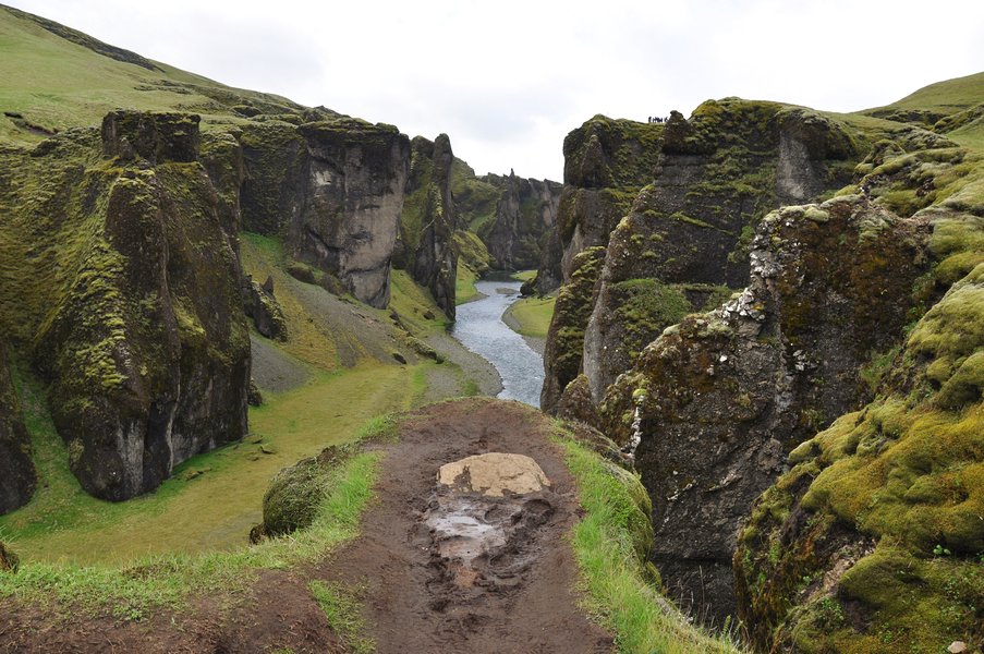 viagem islandia fjaðrárgljúfur - Dois Kilometros de canyon