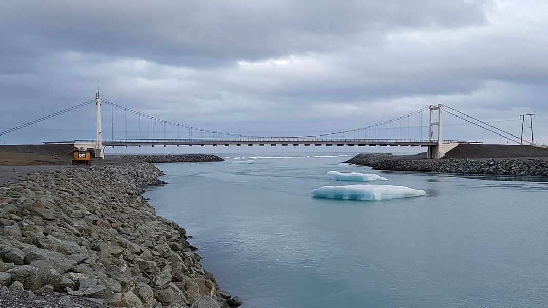 viagem islandia jökulsárlón - saída para o mar da lagoa e da geleira Breiðamerkurjökull