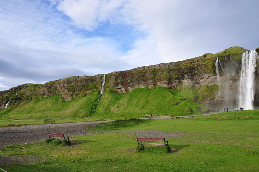 viagem islandia seljalandsfoss - parque com várias cachoeiras