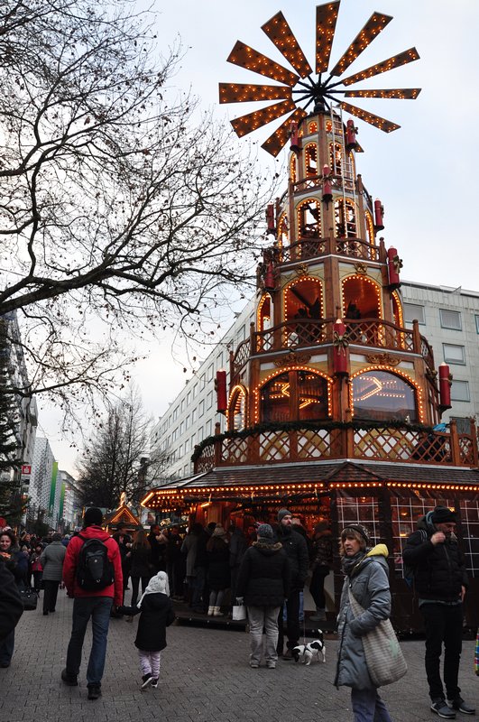 Mercado de Natal Pforzheim Alemanha - Torre de natal principal