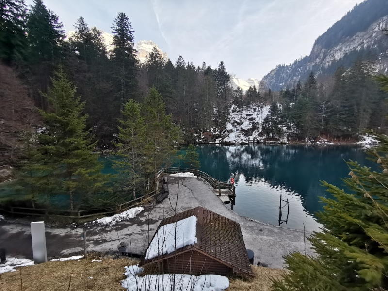 Lago Blausee no Inverno com neve
