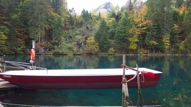 Lago Blausee Suíça - O lago Blausee e sua cor azul turqueza