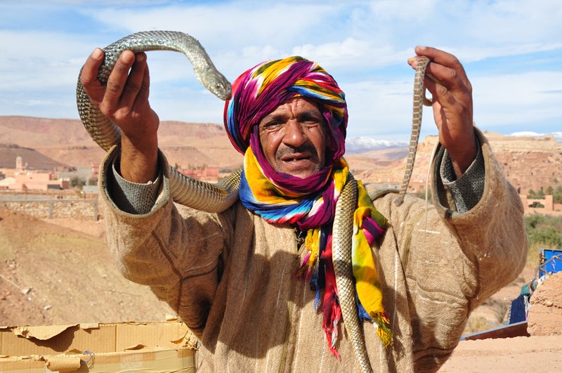 Viagem Ait-Ben-Haddou Ouarzazate Marrocos - Encantador de Serpentes