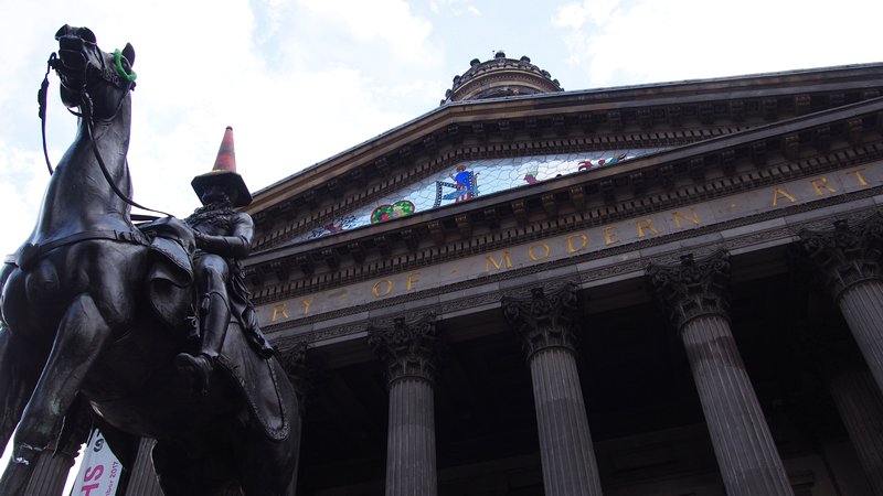 O que fazer em Glasgow, Escócia - Estátua do Duque de Wellington em frente ao GoMA - Galeria de Arte Moderna de Glasgow