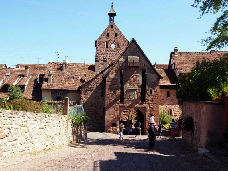 As Mais Belas Vilas da França - Riquewihr uma das Les Plus Beaux Villages de France na Alsácia, França
