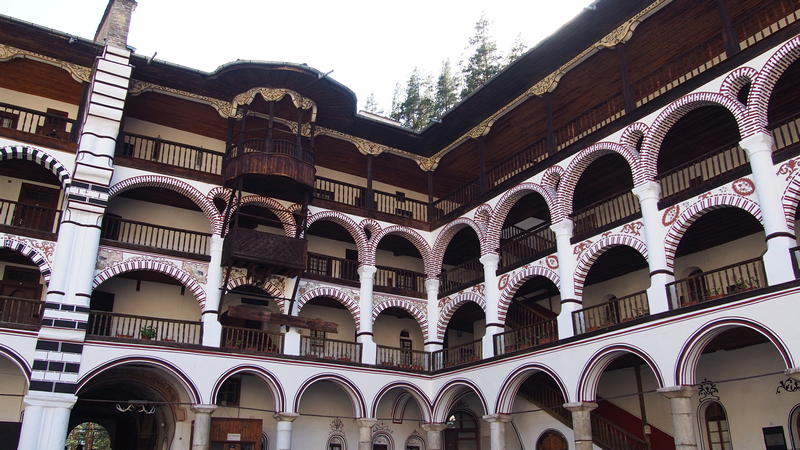 Monastério de Rila na Bulgária - Vista do pátio do mosteiro