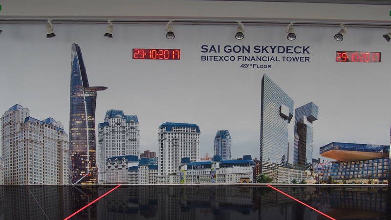 Cidade de Ho Chi Minh em Vietnã - Saigon Skydeck, que fica no Bitexco Financial Tower